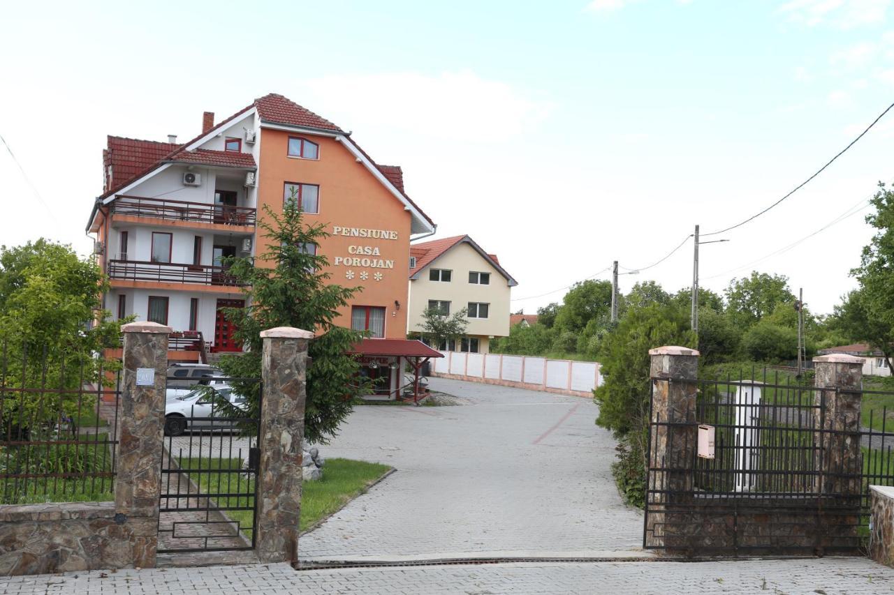 Pensiunea Casa Porojan Байле Уну Май Екстериор снимка