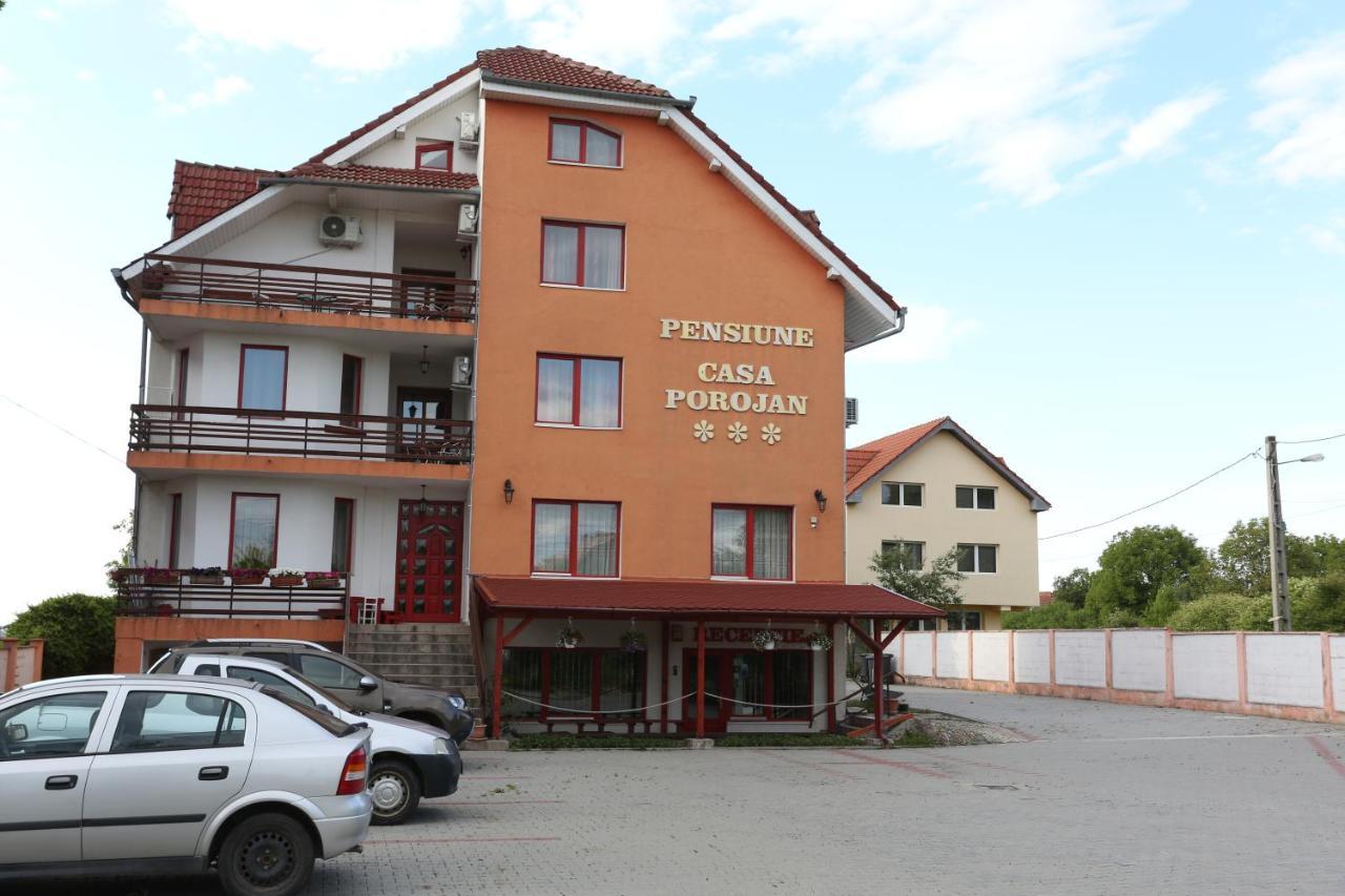 Pensiunea Casa Porojan Байле Уну Май Екстериор снимка